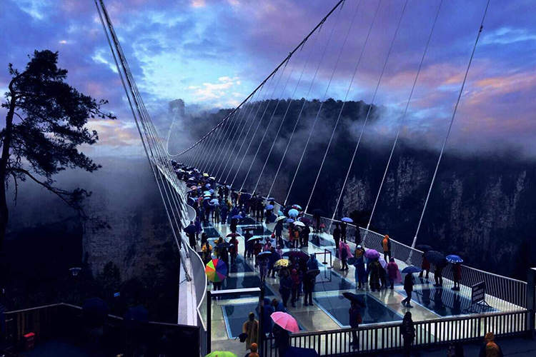 長(zhǎng)沙出發(fā)到張家界玻璃橋、天門山、玻璃棧道、鳳凰古城3日游